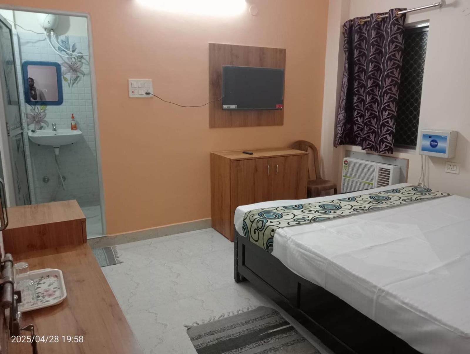 Hotel Vishwa Residency 파트나 객실 사진