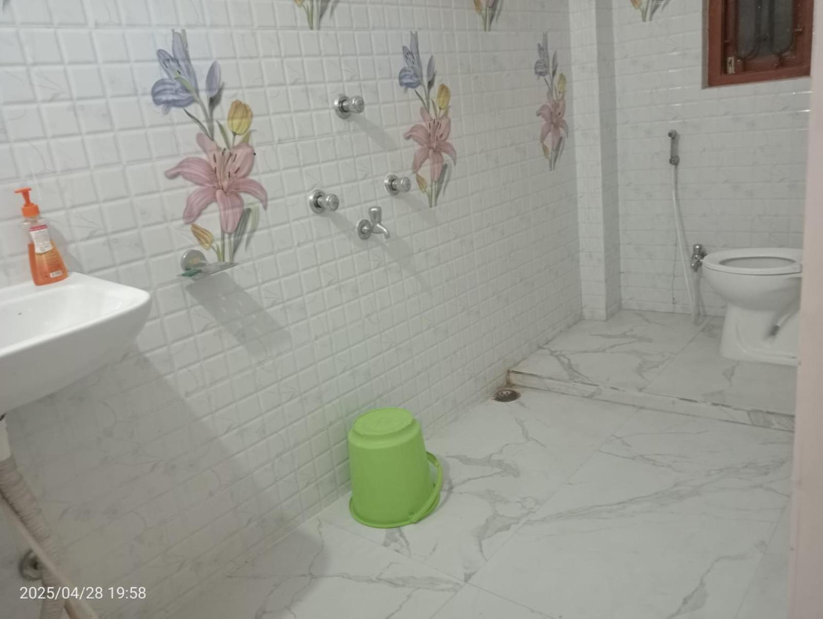 Hotel Vishwa Residency 파트나 객실 사진